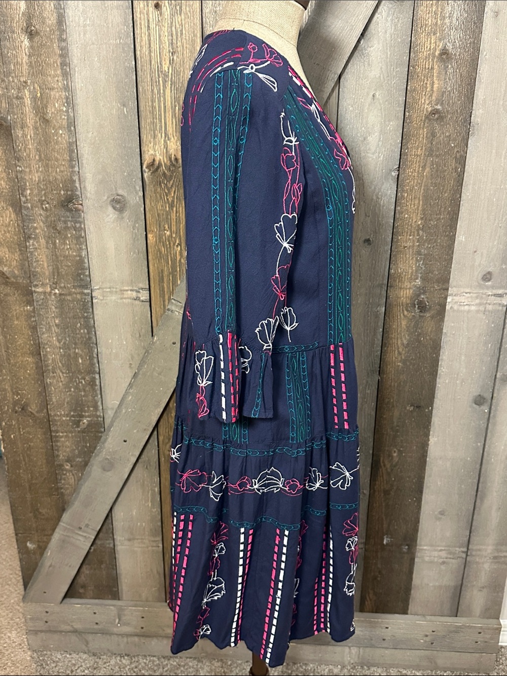 Anthropologie Akemi + Kin Navy Blue Embroidered Boho Floral Mini Dress Size 8 - Picture 6 of 12